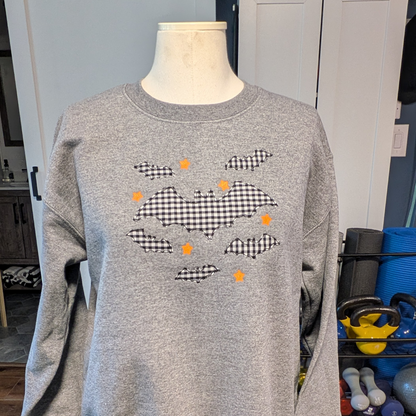 Sweatshirt Halloween chauve-souris brodée pour la saison effrayante