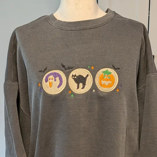Vintage Halloween Embroidered Sweatshirt - Crewneck / S - Apparel